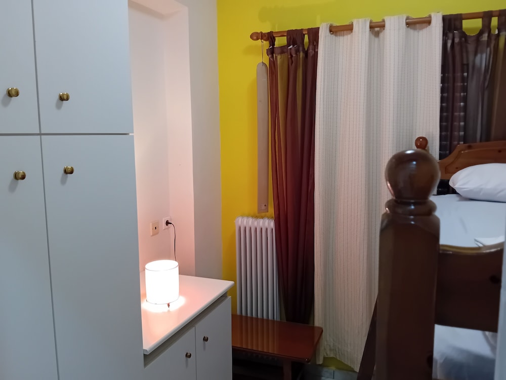 White Villa 50/50