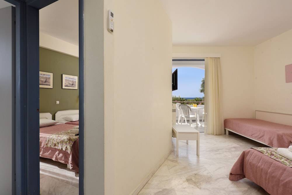 Ariadne Hotel 16/30