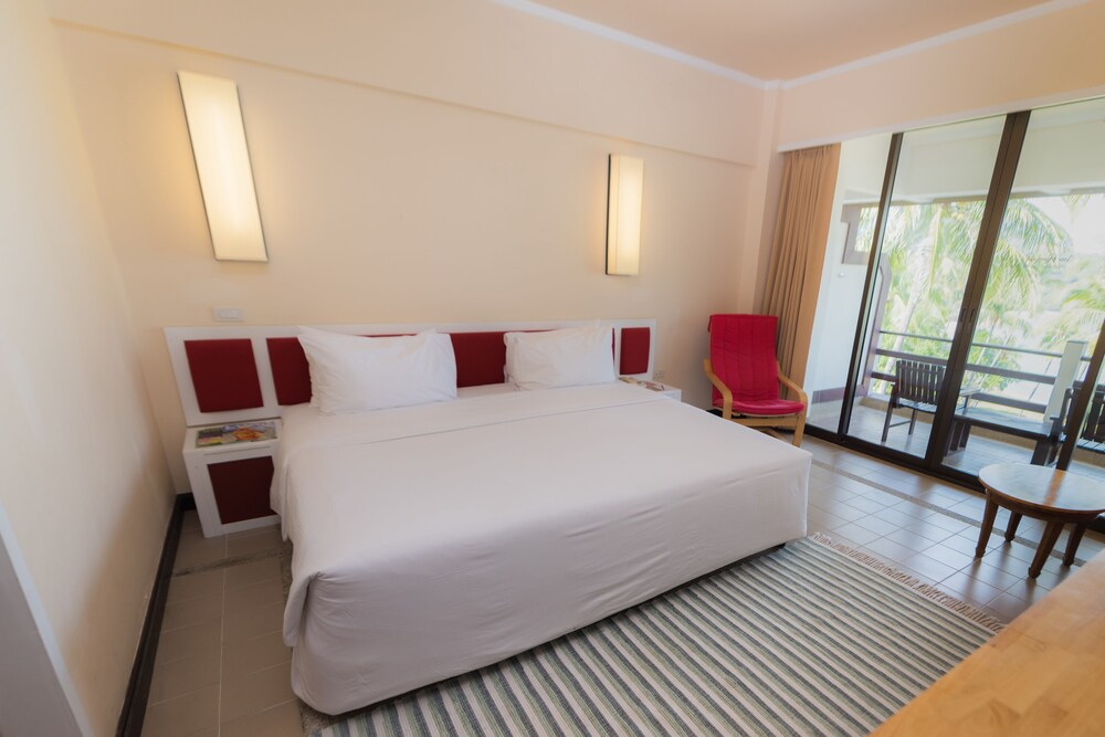 Rayong Resort Hotel 25/65