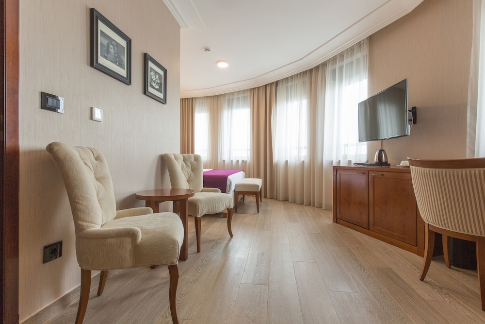 Xenon Hotel 35/50