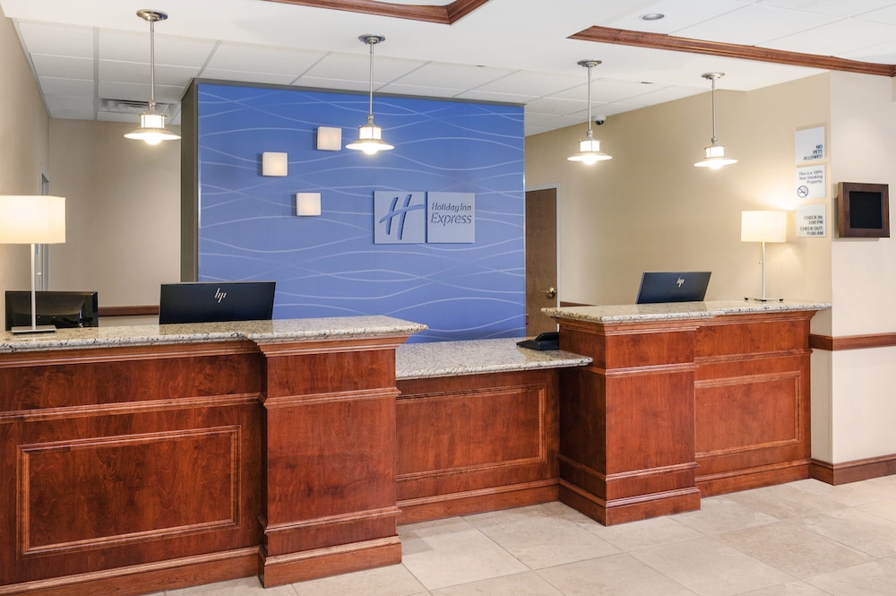 Holiday Inn Express Hotel Suites Hampton South Seabrook 7/78