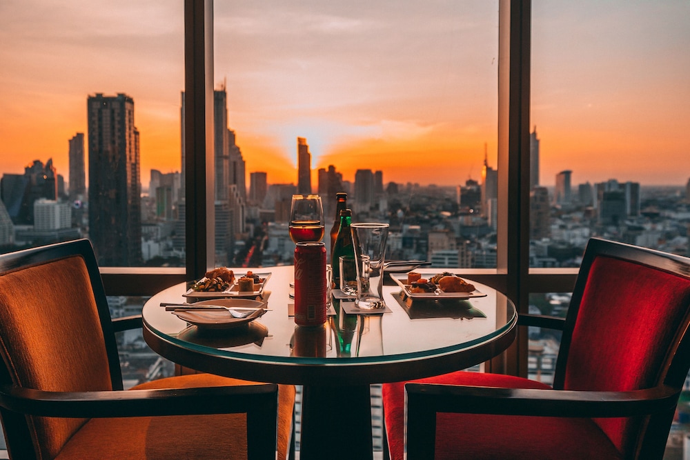 Pullman Bangkok Hotel G 61/75
