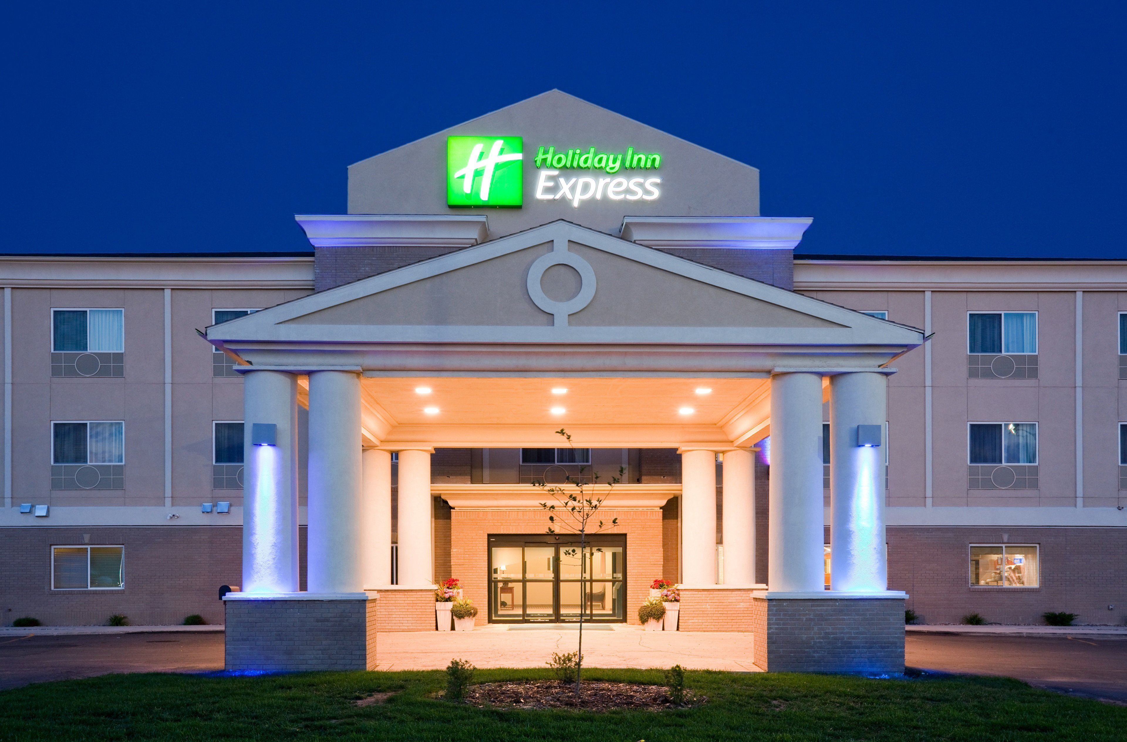 Holiday Inn Express Devils Lake 2/21
