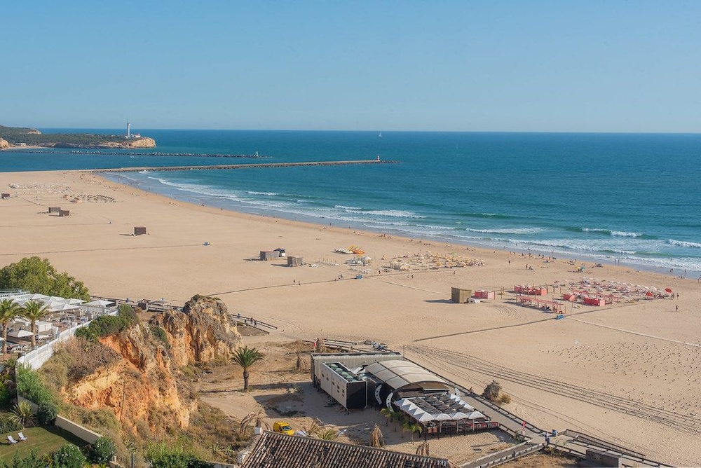 Avenida Praia 54/65