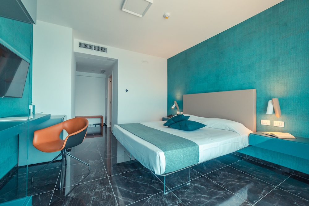 Nautilus Hotel 10/50