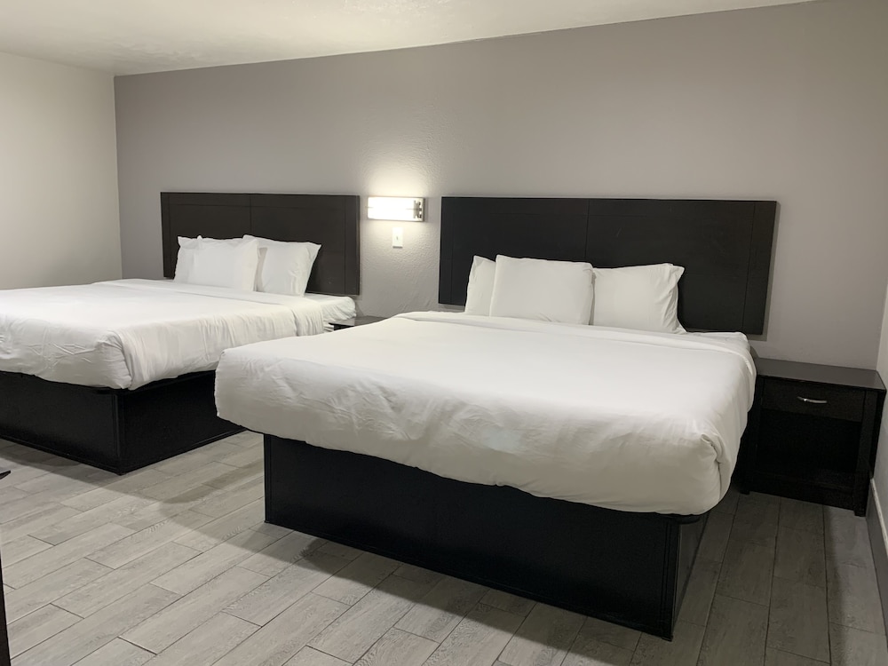 Days Inn by Wyndham Sulphur Springs 24/43