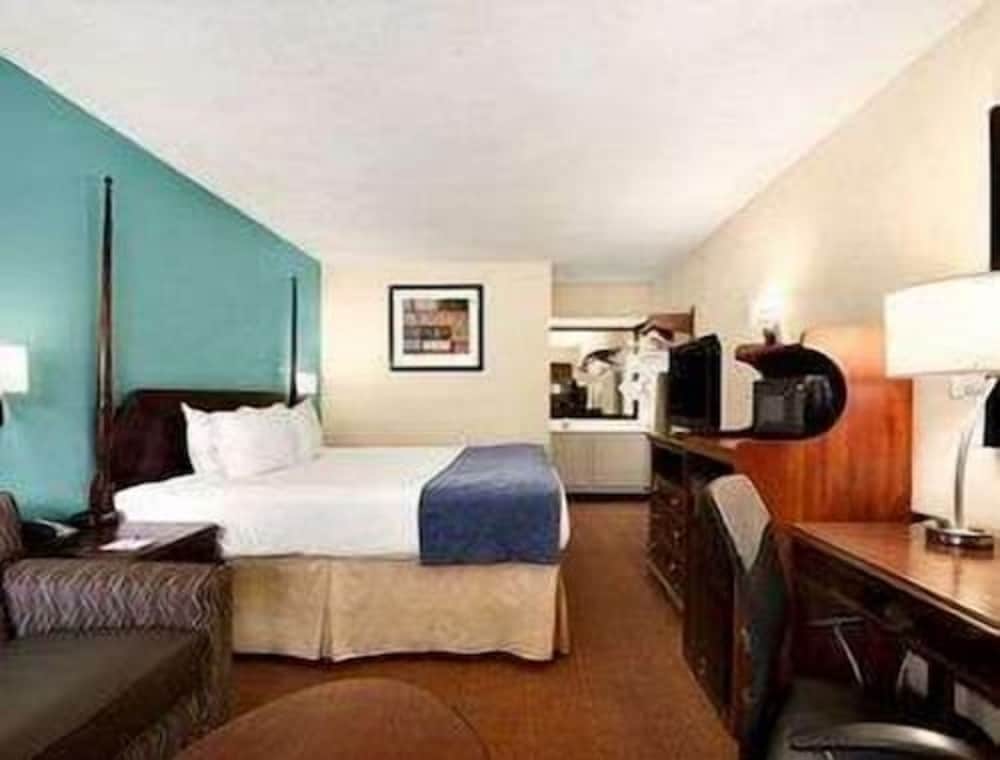 Baymont by Wyndham Florence, SC 6/23