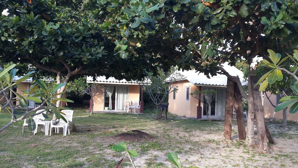 Jinta Beach Bungalow 30/44