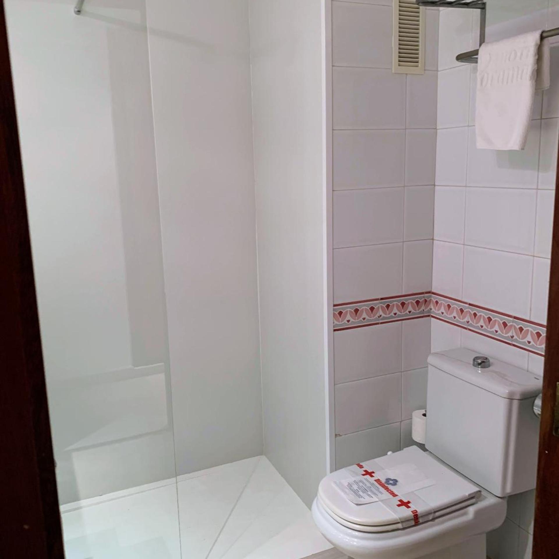 Room, Double Bed, Lateral Side Sea View، Hotel Voramar Mallorca 4/7