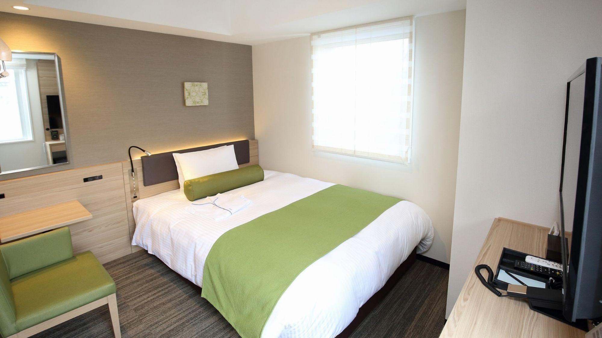 Semi Room, Single, King Bed, Corner