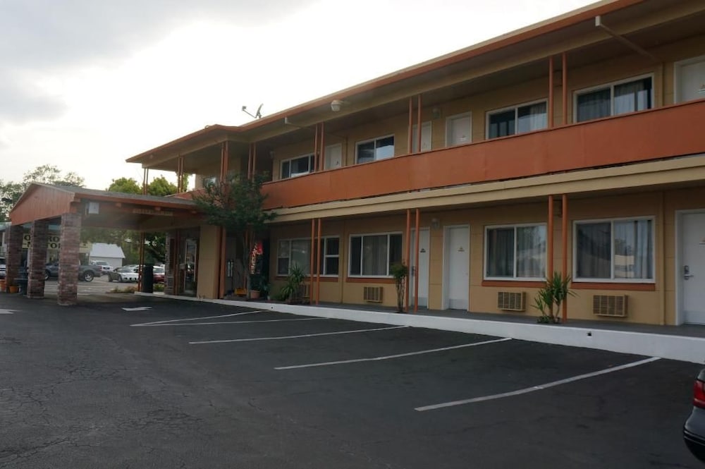 Classic Inn Red Bluff 20/24