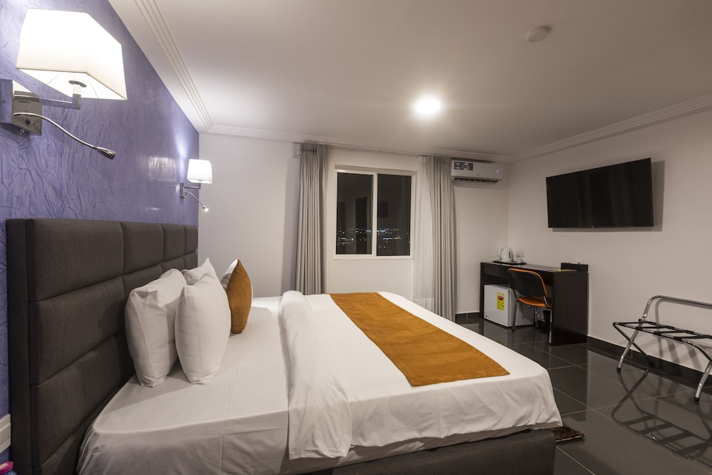 Airport View Hotel 31/40