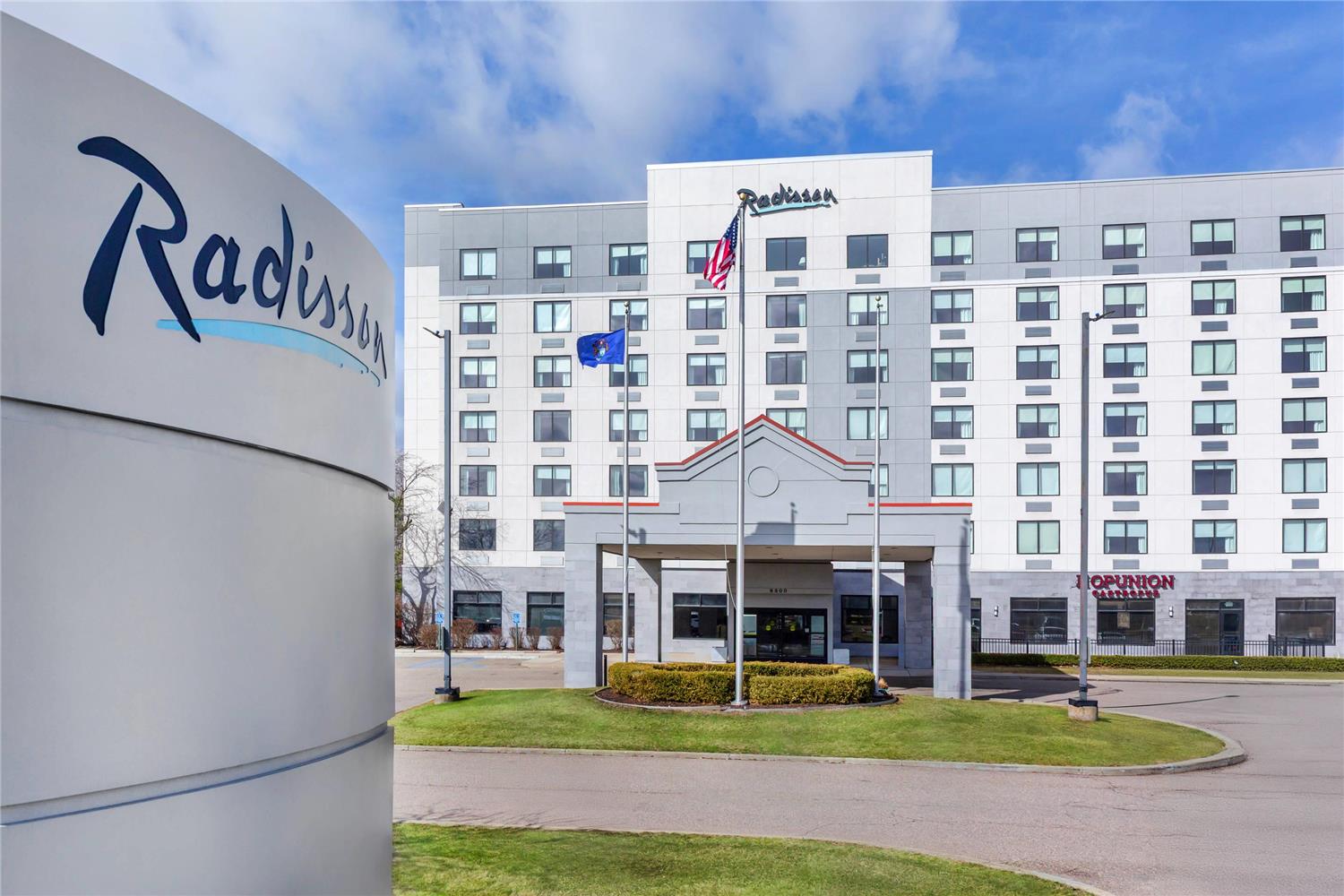 Radisson Hotel Detroit Metro Airport 4/22