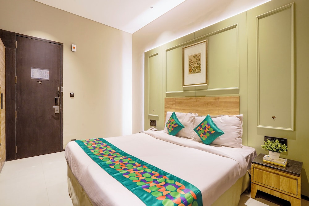 Hotel Niraali Executive 20/65