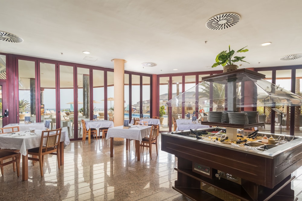 Hotel Esmeralda Maris by LIVVO 46/71