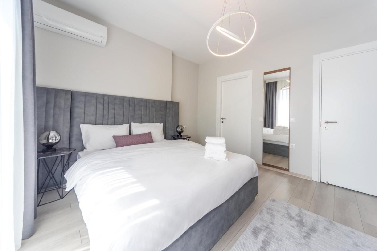 2 Bedrooms, Suite