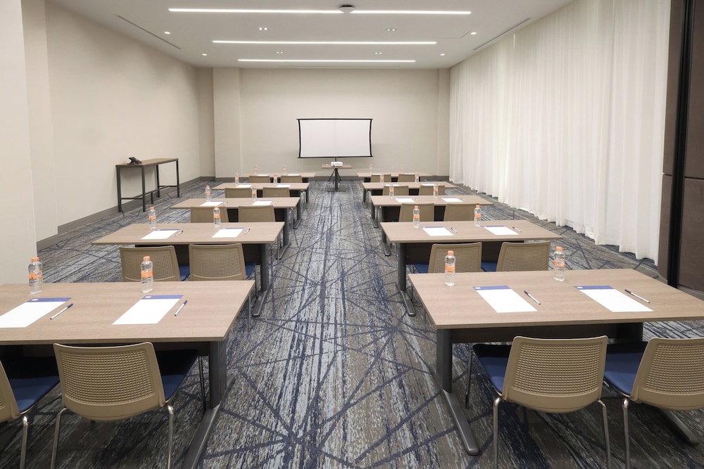 Holiday Inn Express And Suites Monterrey Sendero, San Nicolas de los Garza 39/50