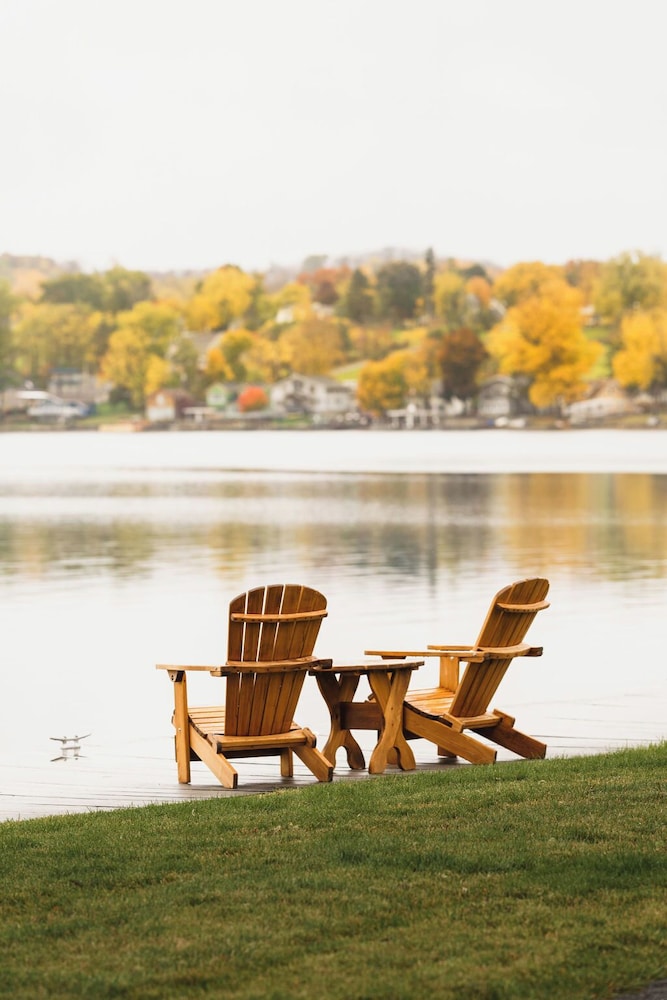 The Lake House on Canandaigua 40/46