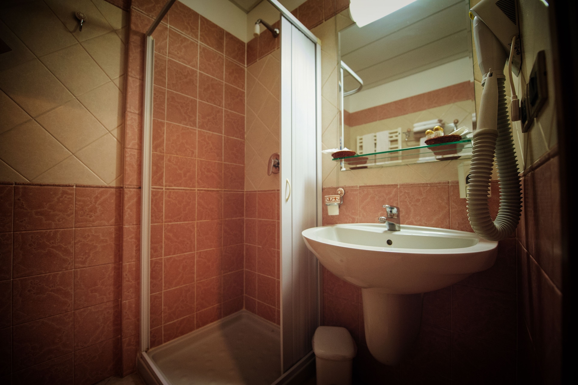Classic, Twin Beds, Sofa, Middle Floor، Hotel Gran Paradiso 3/3