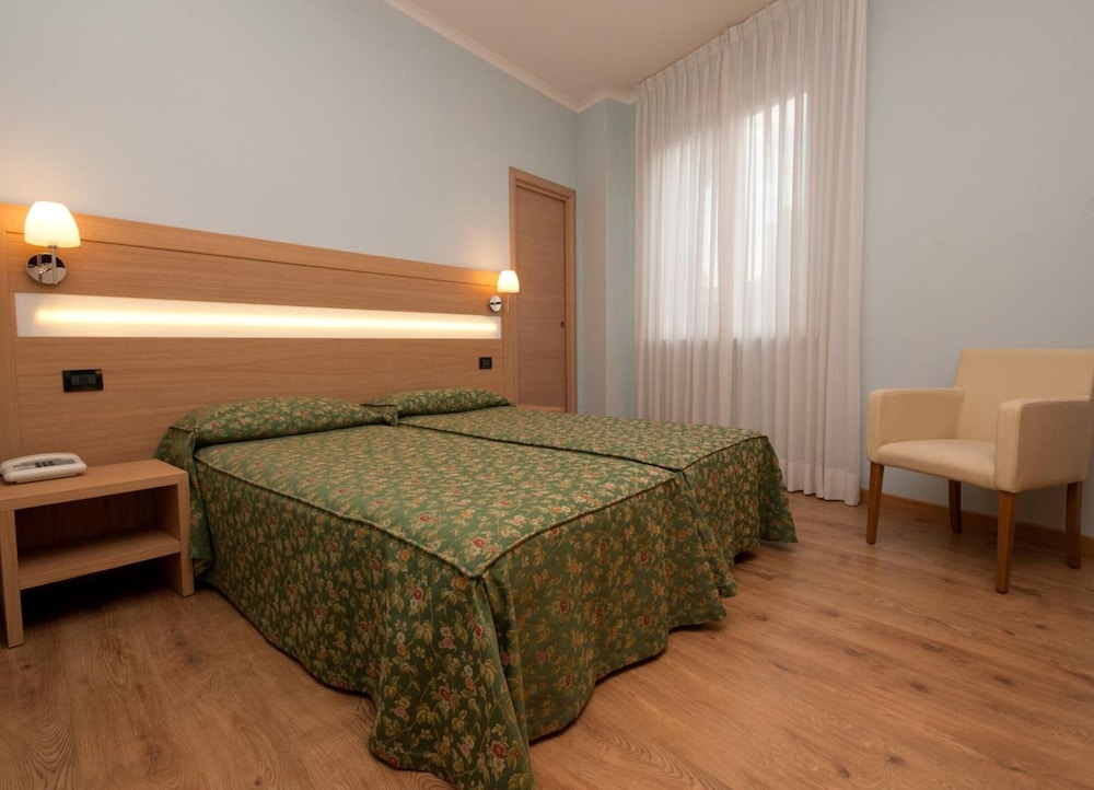 Hotel La Pergola 38/48