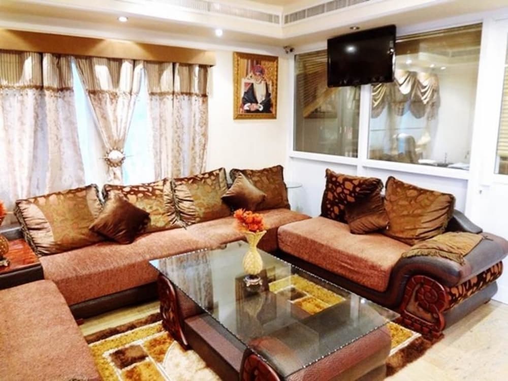 OYO 137 Marina Hotel 37/58