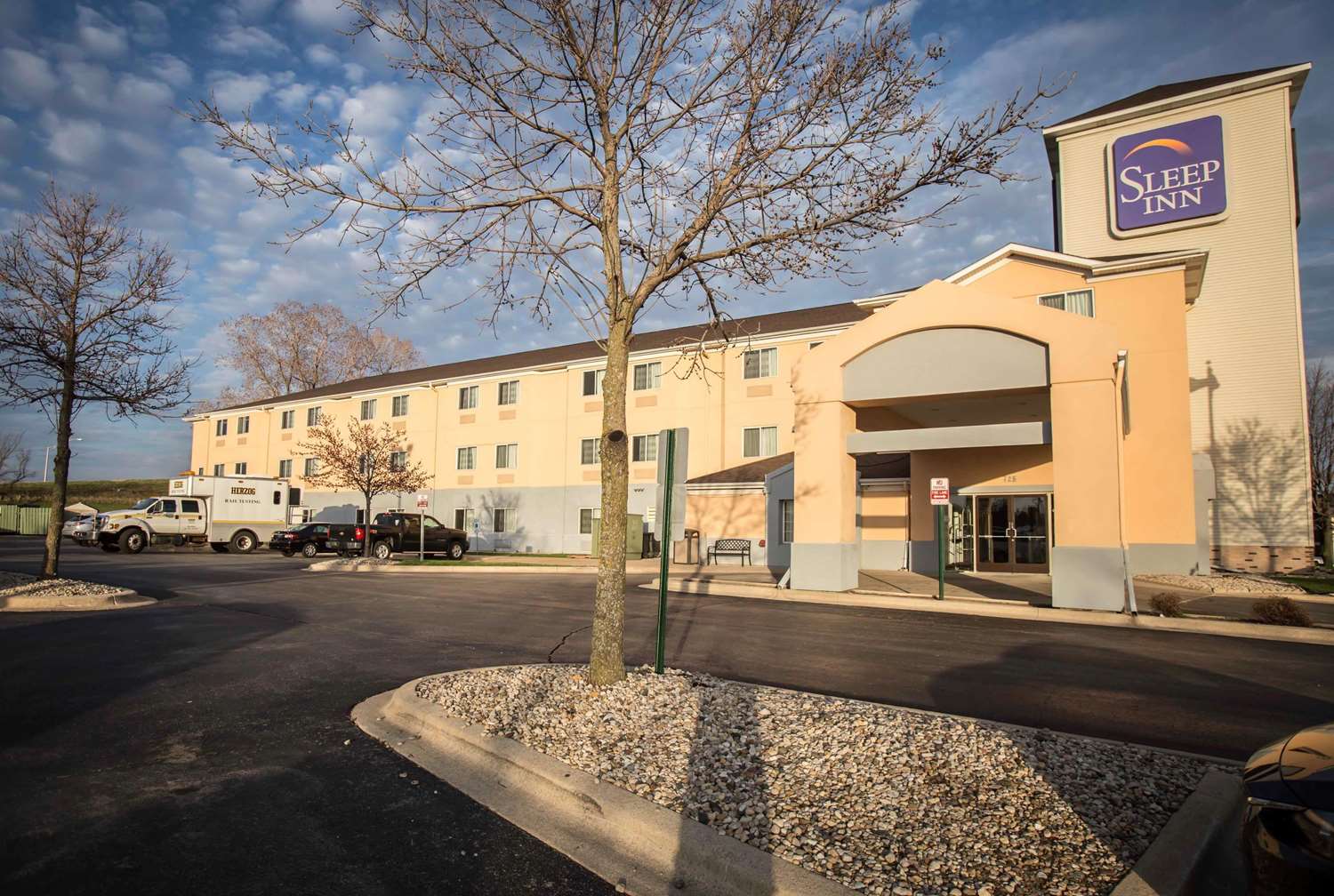 Sleep Inn Rockford I-90 16/16
