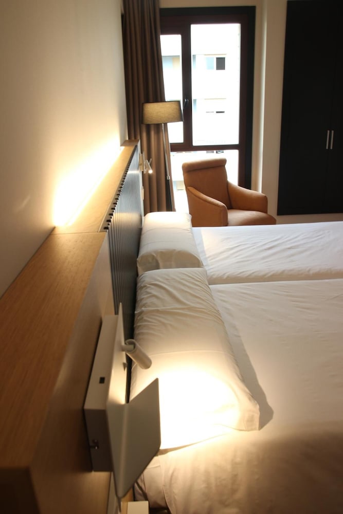 Hotel Alcantara 6/24