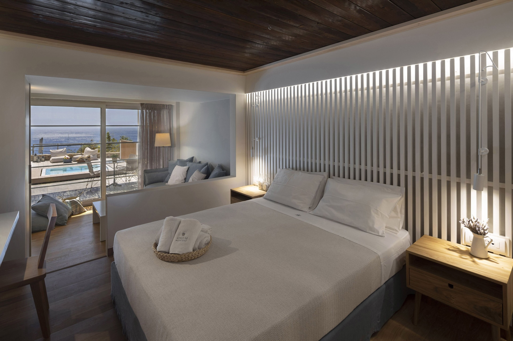 Junior Suite, Double Bed, Sea View, Private Garden, Hot Tub