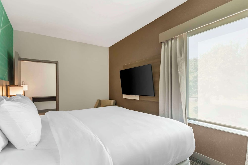Comfort Suites Gatlinburg Downtown-Convention Center 26/60