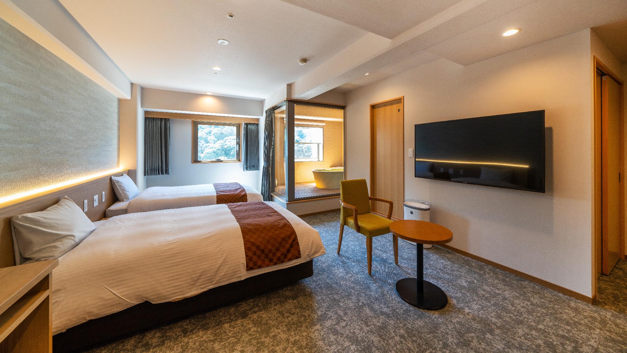 Luxury, Twin Beds, Mountain View
