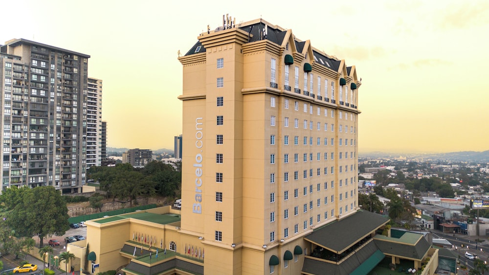 Barcelo San Salvador 8/70