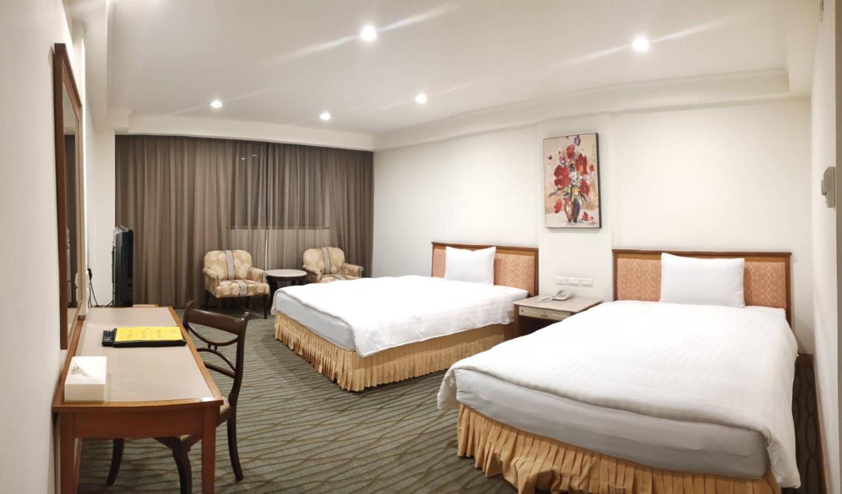 Apollo Hotel 30/83