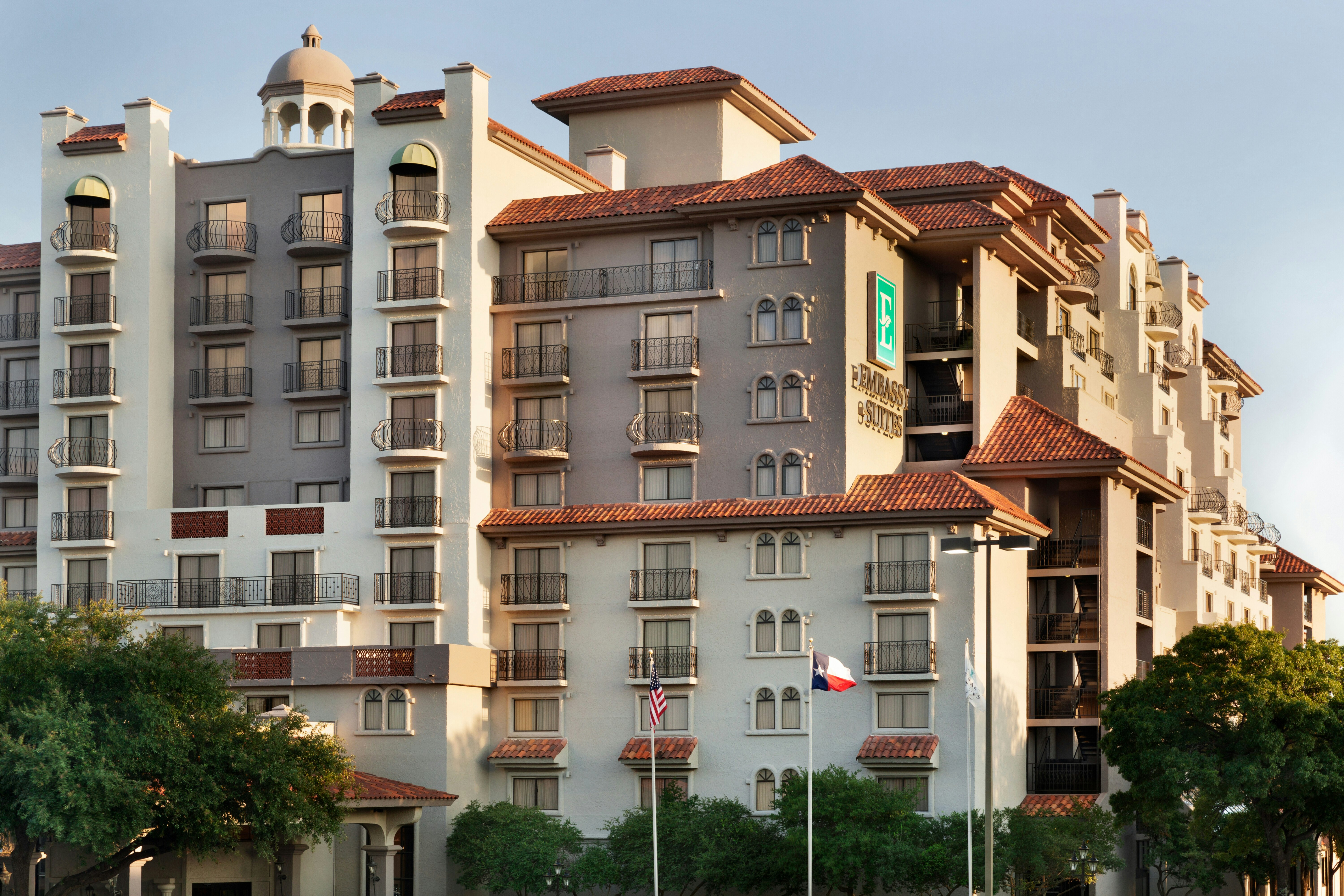 The Signature Suites 2/67