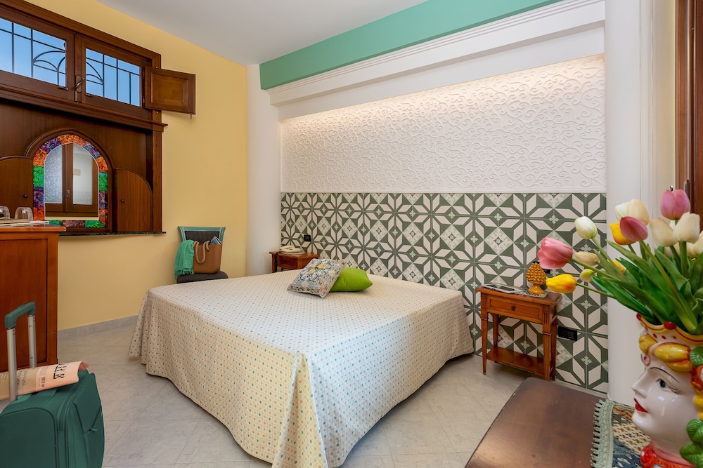 Hotel Mediterraneo 15/27