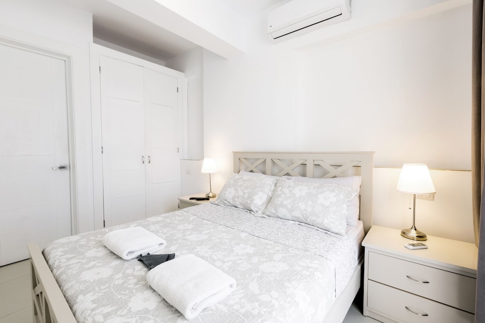 Ducassi Suites Rooftop Pool Beach Spa 16/76