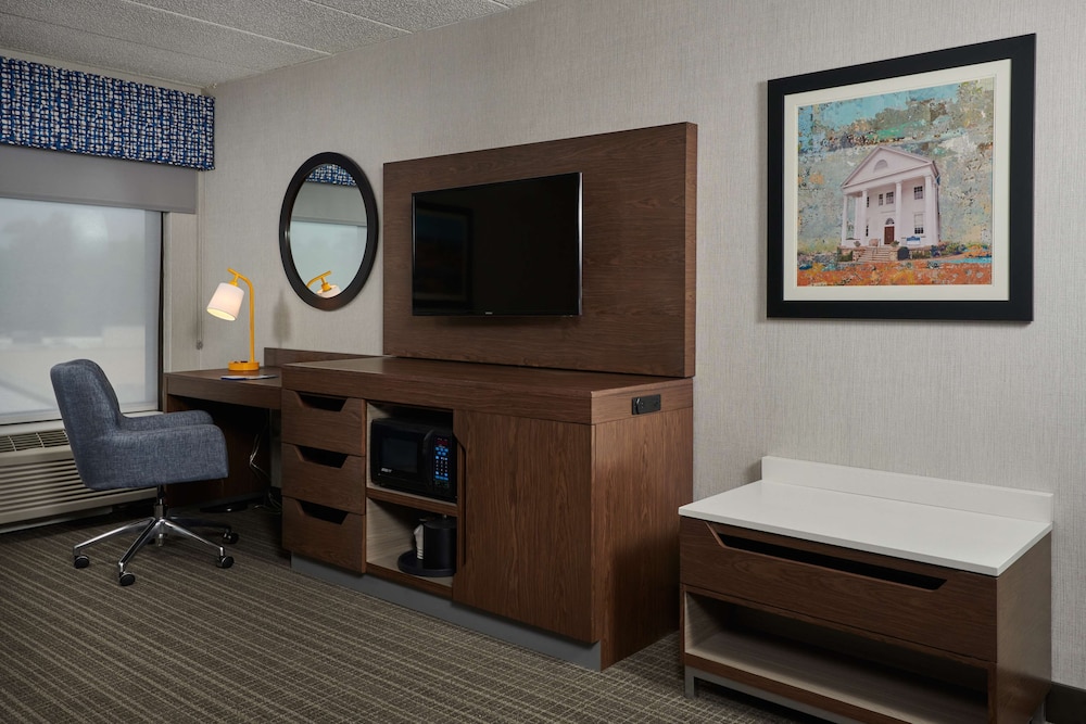 Hampton Inn Fairfax City 36/40