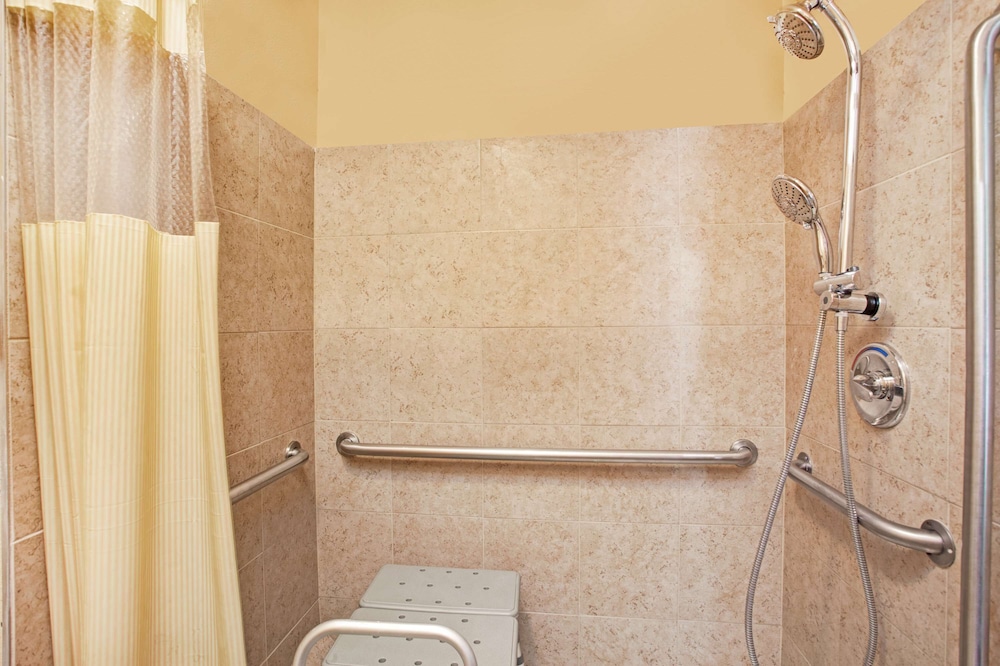 Days Inn by Wyndham Marietta White Water 20/21
