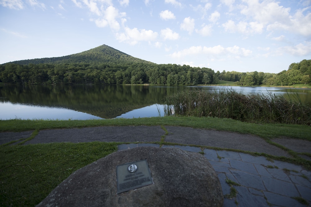 Peaks of Otter Lodge 30/57