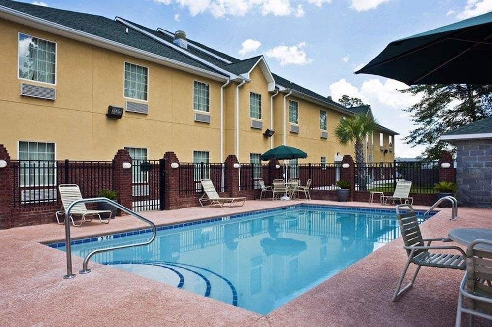 Best Western Plus Bradbury Inn & Suites 3/39