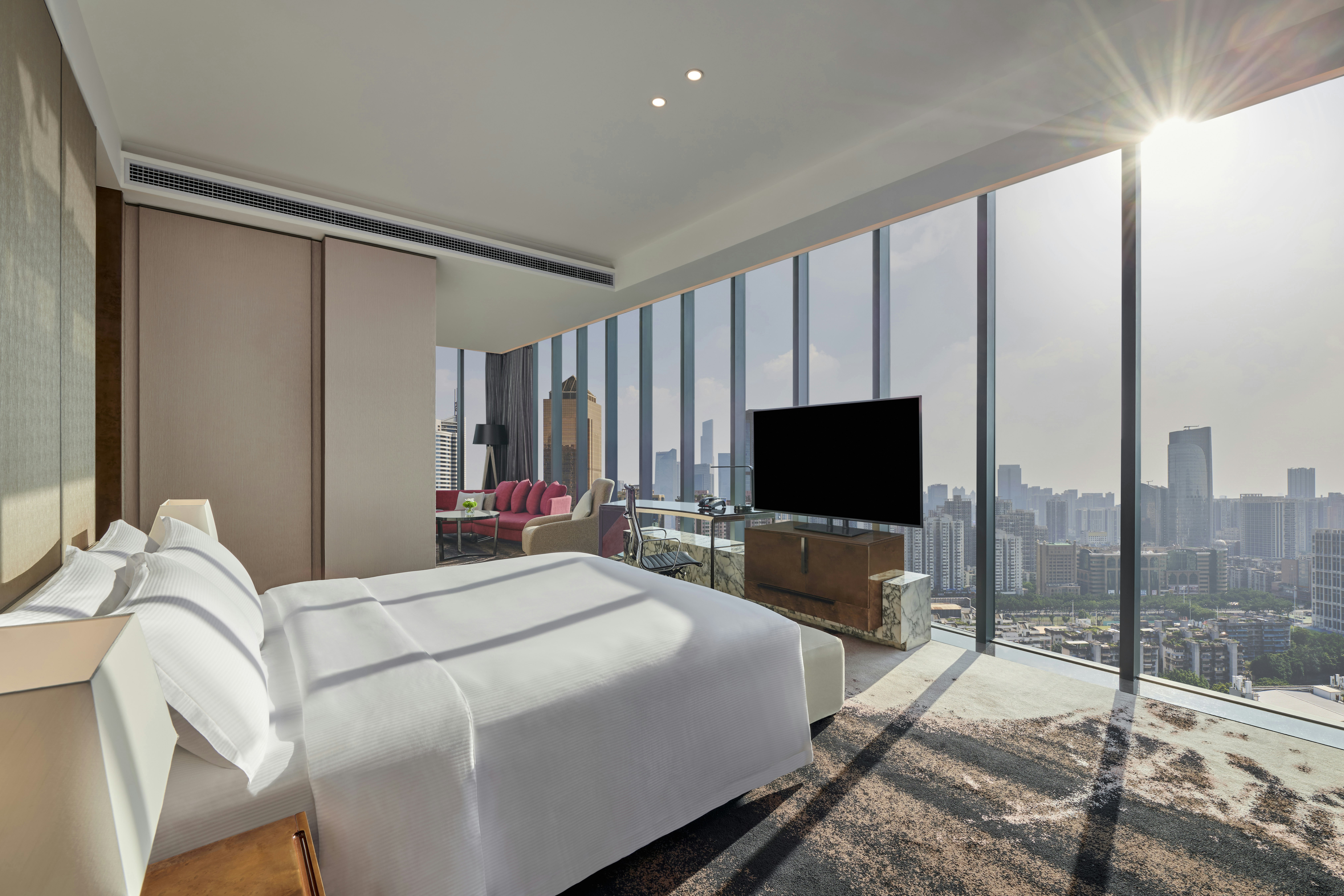 جناح جونيور ركني، Hilton Guangzhou Tianhe 3/4