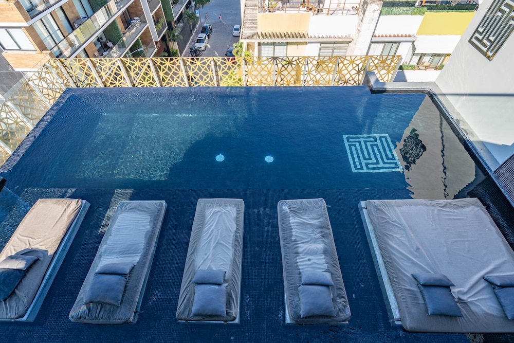 IT Boutique Hotel and Restaurant 48/73
