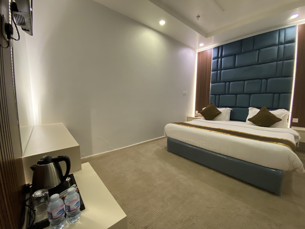 فندق قصر العرين - طريق المدينة(Areen Palace Hotel - Almadina Road) 18/39
