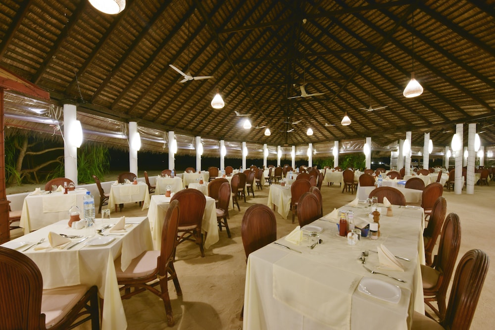 Angaga Island Resort And Spa 35/57