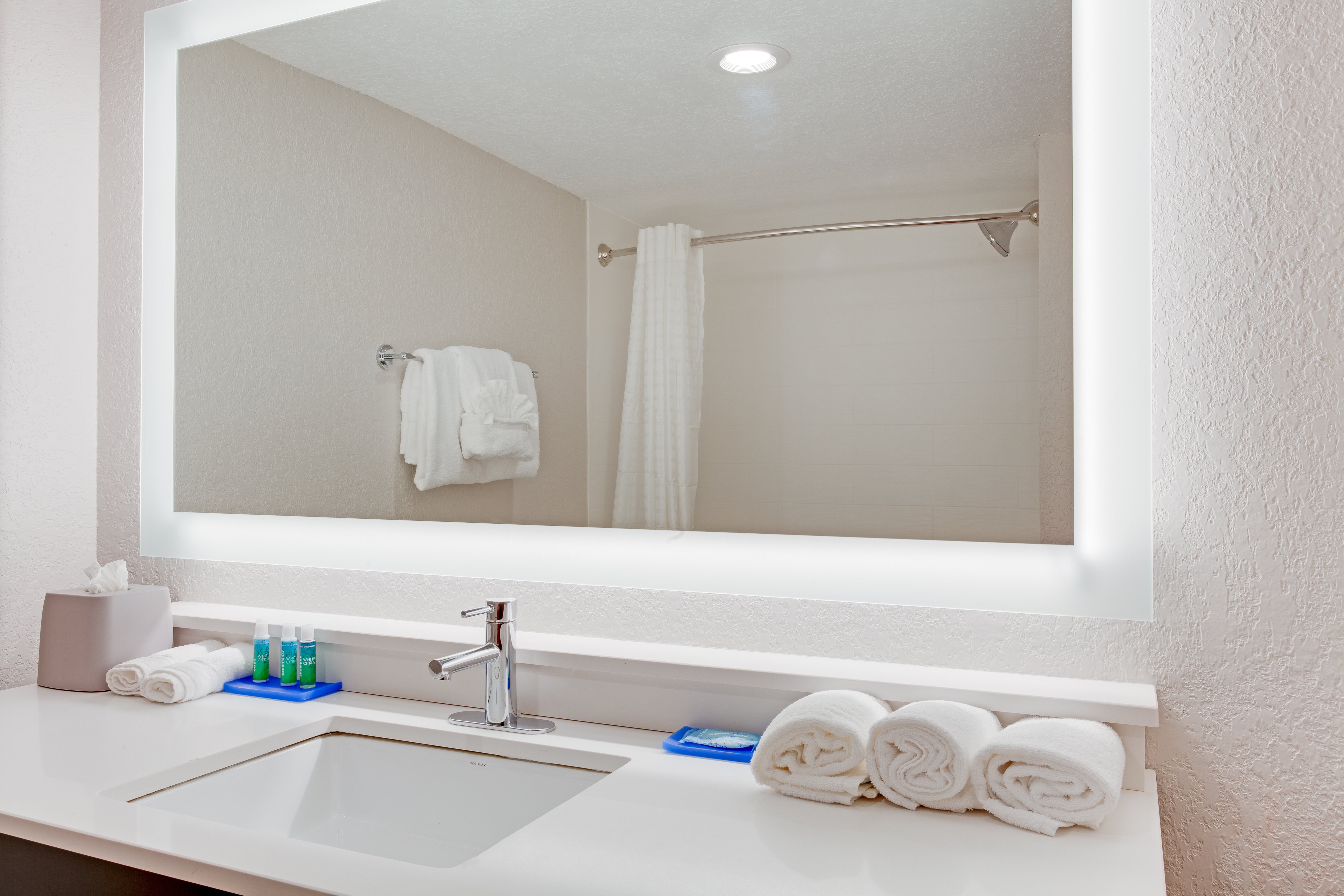 Holiday Inn Express Hotel Suites Fort Lauderdale Airport Cruise Port An Ihg Hotel 24/24