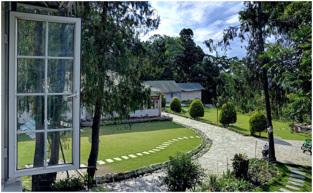Summit Barsana Resort and Spa 31/34