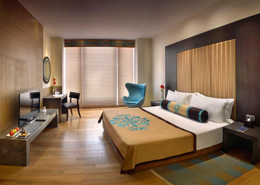 The Lalit Great Eastern Kolkata 34/65