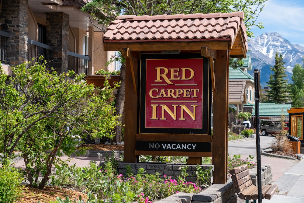 Red Carpet Inn Banff Hotel 5/75
