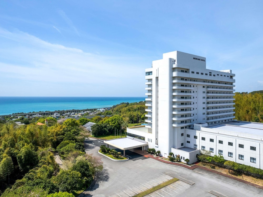 Mercure Kochi Tosa Resort & Spa 6/50