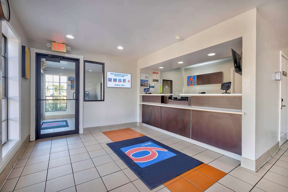 Motel6 Bryan, TX - College Station 7/67