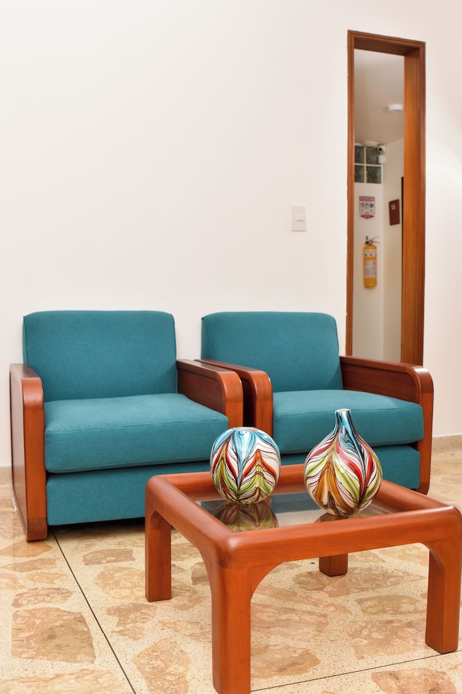 LA CAMPANA HOTEL BOUTIQUE 45/64